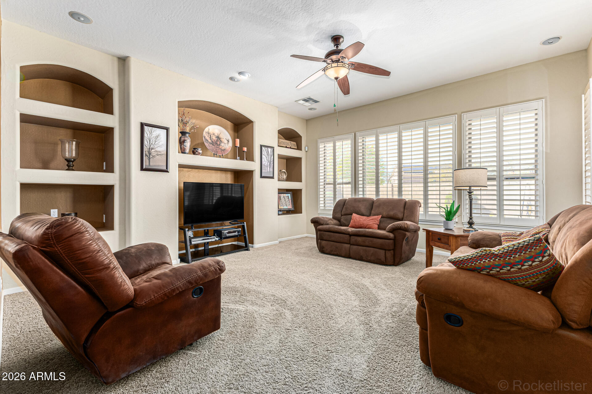 18334 West Piedmont Road Goodyear, AZ 85338 - Photo 8 of 54