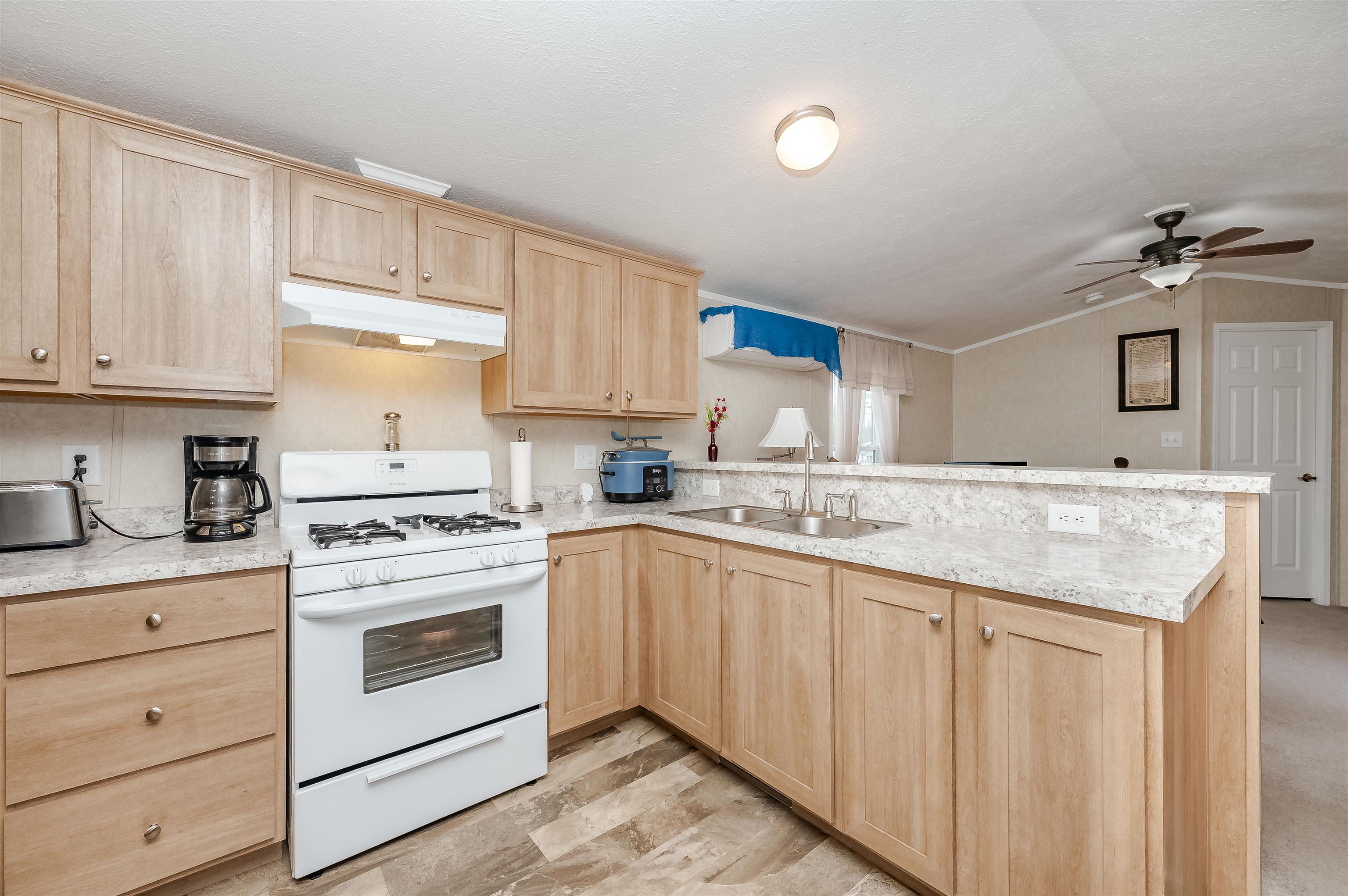 7 South Dewberry Rochester, NH 03867 - Photo 2 of 23