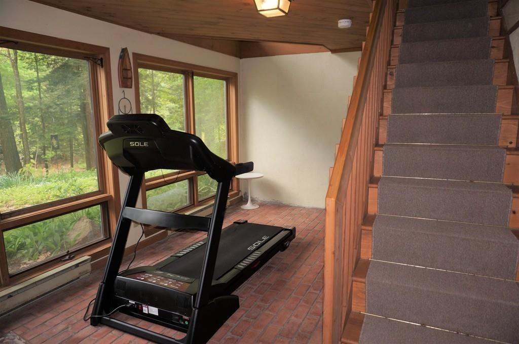 522 Leadmine Road Sturbridge, MA 01566 - Photo 17 of 33 a view of entryway