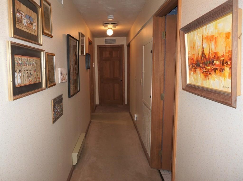 522 Leadmine Road Sturbridge, MA 01566 - Photo 20 of 33 a view of hallway with a large mirror
