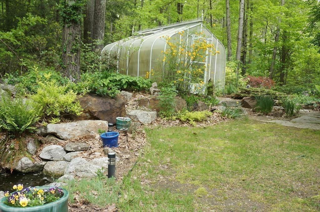 522 Leadmine Road Sturbridge, MA 01566 - Photo 27 of 33 a view of a garden with plants
