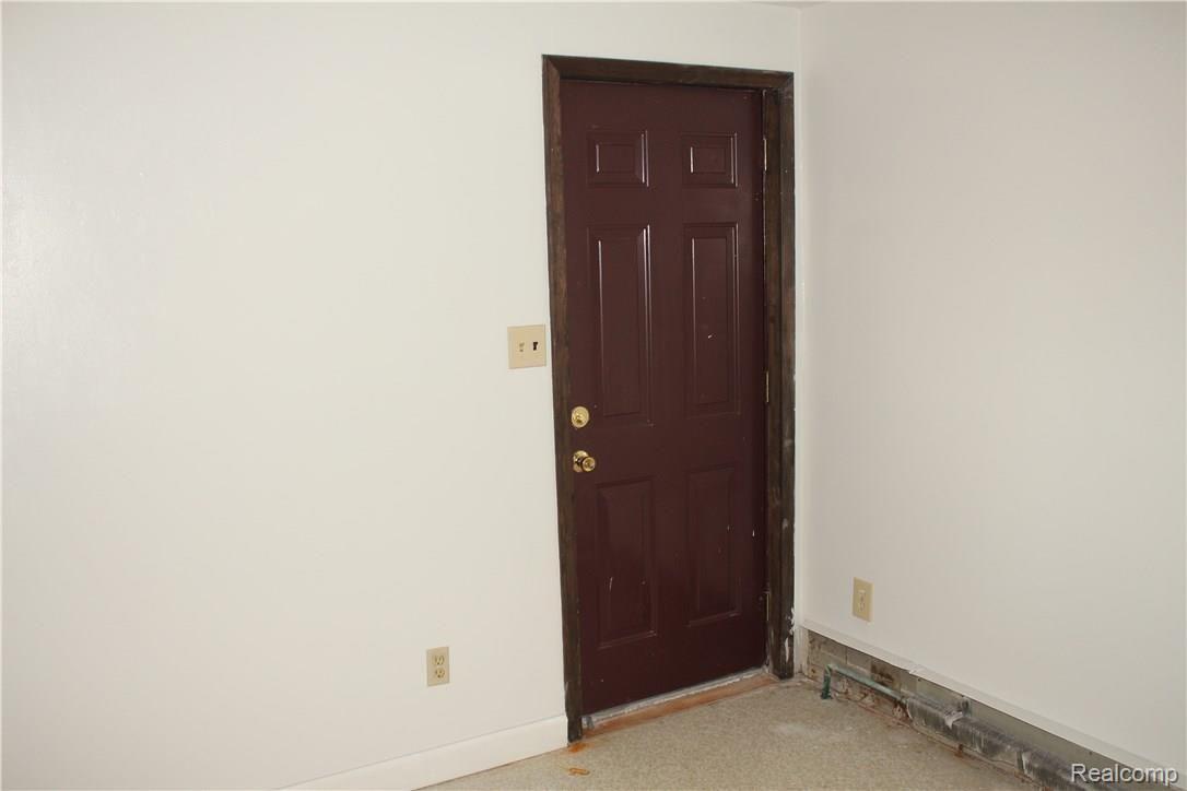 9255 Rucker Road Grosse Ile, MI 48138 - Photo 31 of 57 IMG_9644.JPG