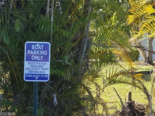 $1,100 | 8162 Country Road, Unit 102, Fort Myers, FL 33919
