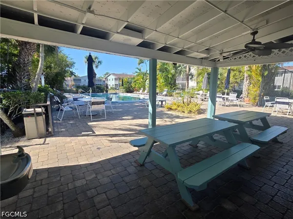 $1,100 | 8162 Country Road, Unit 102, Fort Myers, FL 33919