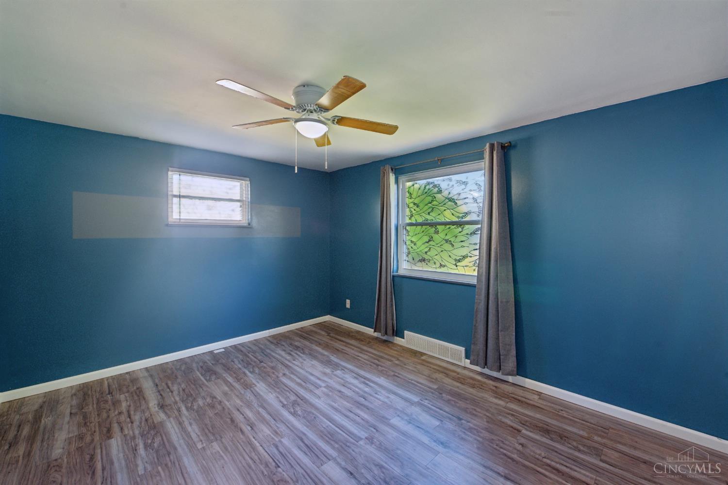 627 Roebling Road Cincinnati, OH 45238 - Photo 14 of 53