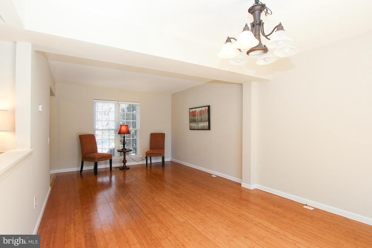 12806 Kitchen House Way Germantown, MD 20874 - Photo 6 of 30 Living Room