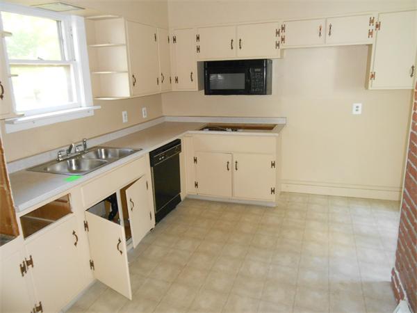 101 Sylvester Street Springfield, MA 01109 - Photo 8 of 15 Gallery Image 8