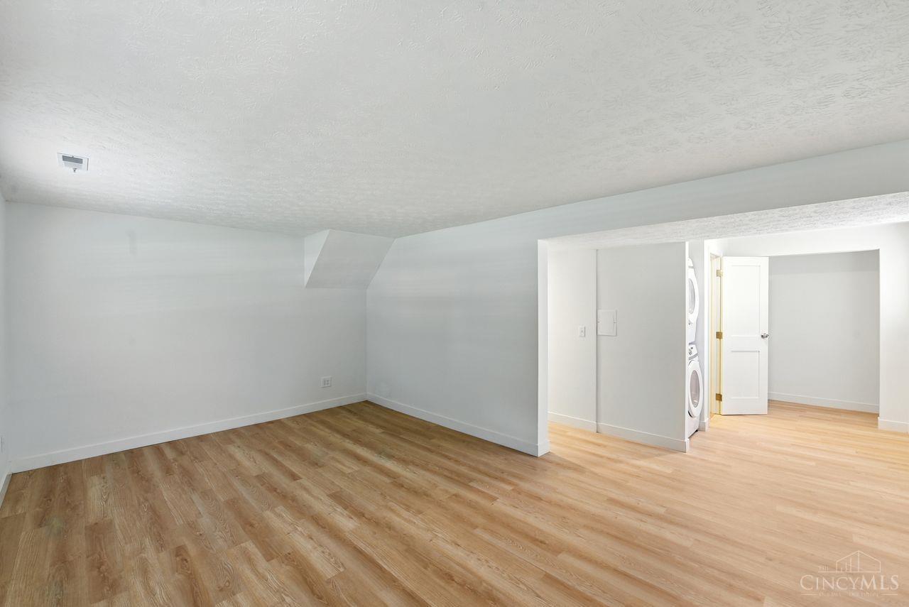4787 Timberknoll Road Cincinnati, OH 45244 - Photo 32 of 43 Gallery Image 32