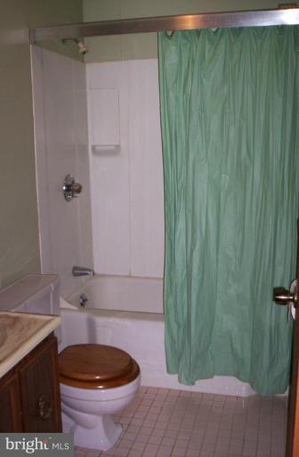 135 Dale Road Pasadena, MD 21122 - Photo 11 of 14 Bath #1