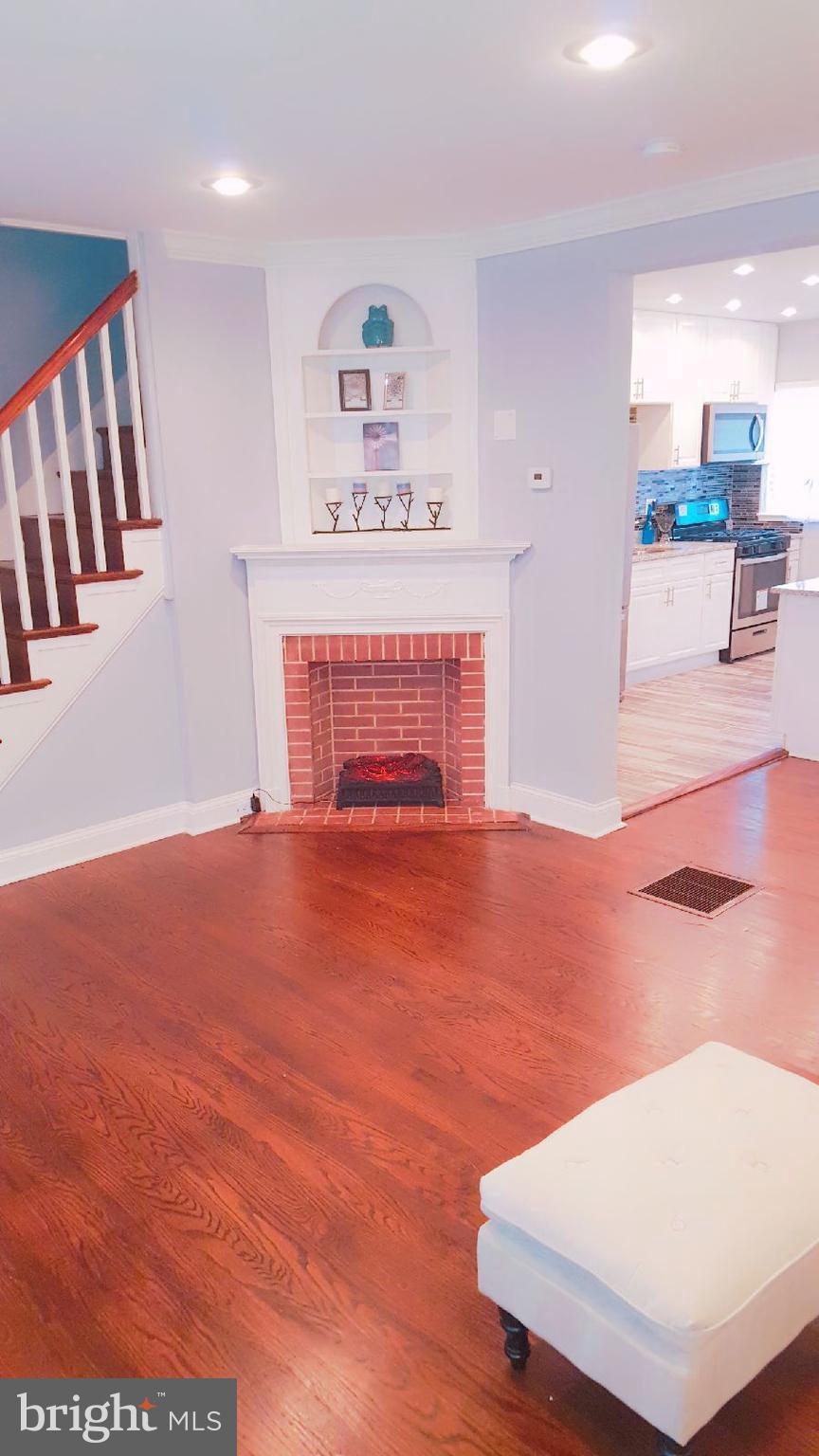 972 North Hill Road Baltimore, MD 21218 - Photo 2 of 23 Living Room