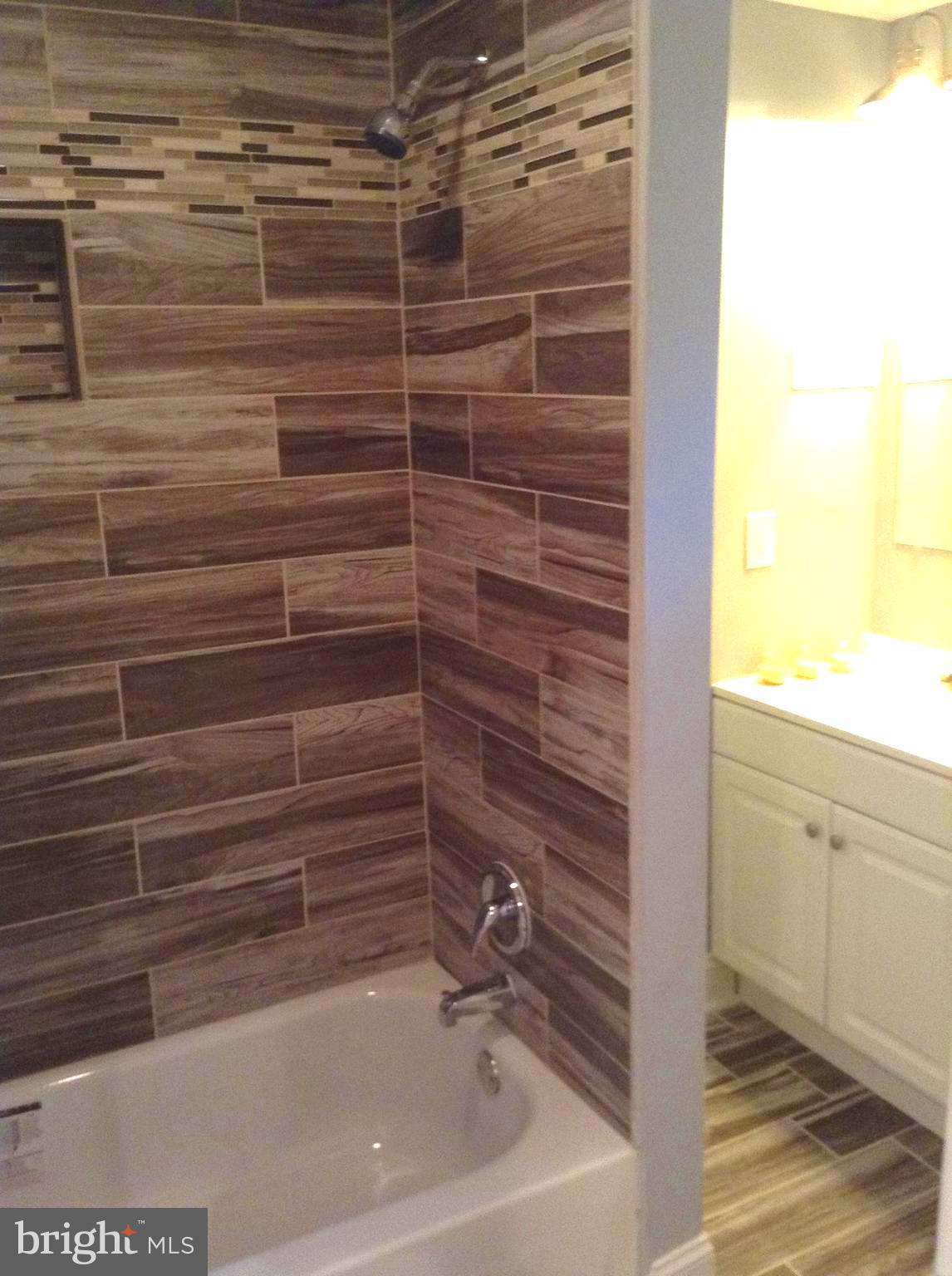972 North Hill Road Baltimore, MD 21218 - Photo 14 of 23 Bath