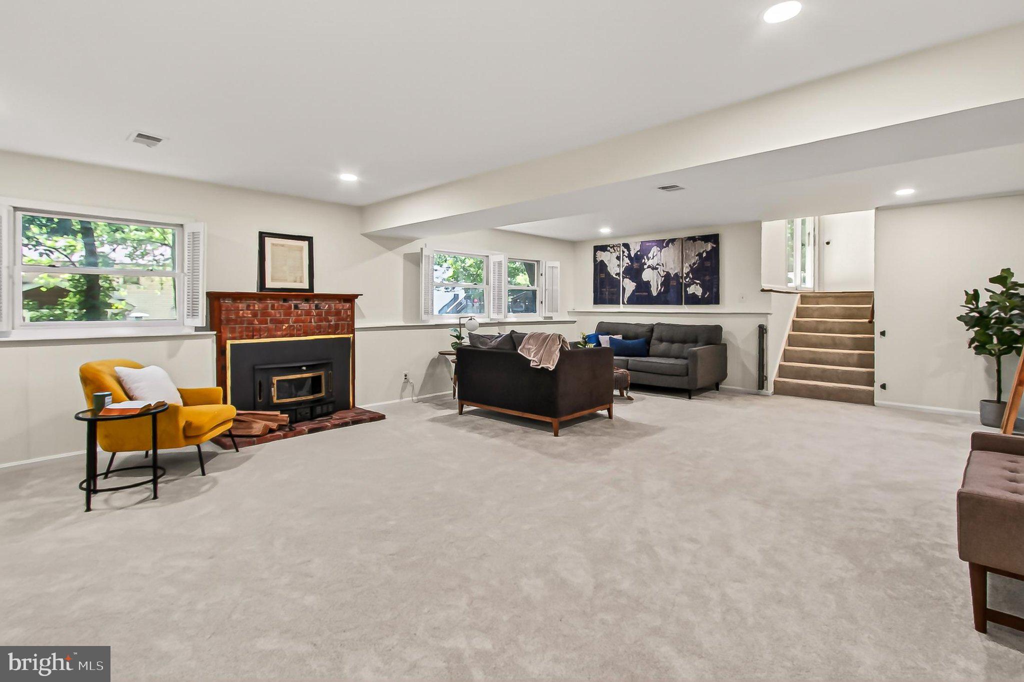 6908 Rochambeau Place Springfield, VA 22153 - Photo 33 of 70 New recessed lighting and neutral carpeting
