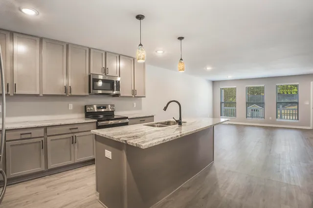 $379,990 | 17545 Beechwood Lane, Spring Lake, MI 49456