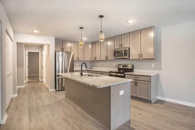 $379,990 | 17545 Beechwood Lane, Spring Lake, MI 49456