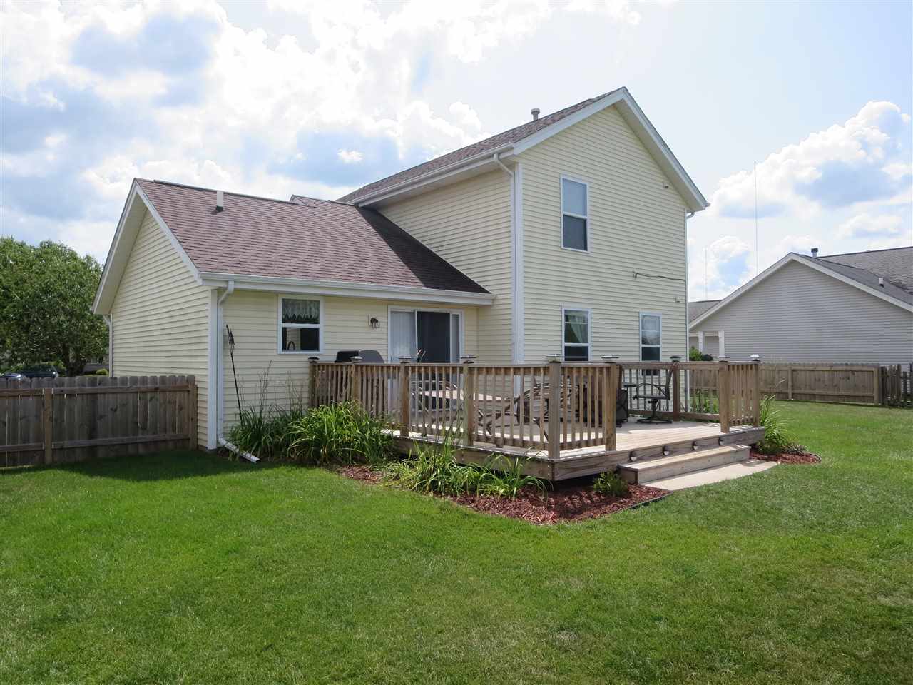 724 Bayfield Road Rockton, IL 61072 - Photo 21 of 22 front view of a house with a yard
