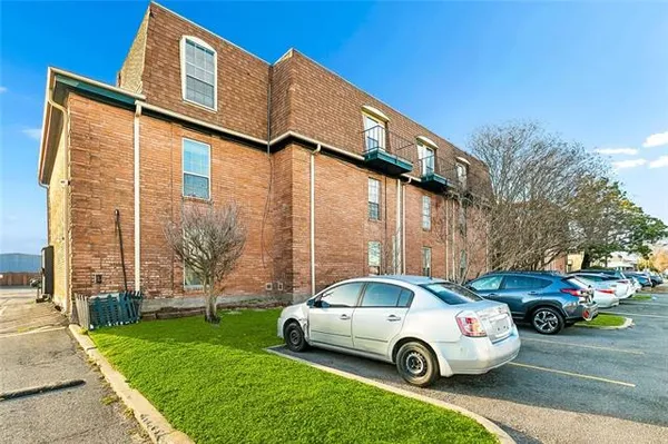 $94,000 | 3126 Edenborn Avenue, Unit 616, Metairie, LA 70002