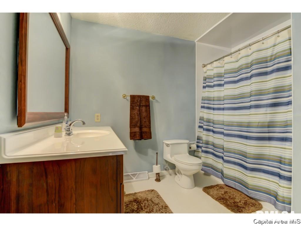 3233 West Point Drive Springfield, IL 62704 - Photo 24 of 28 Gallery Image 24