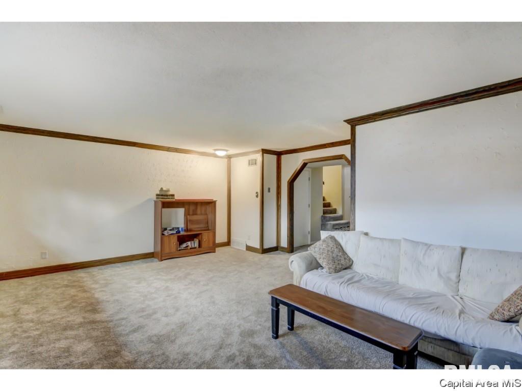 3233 West Point Drive Springfield, IL 62704 - Photo 9 of 28 Gallery Image 9
