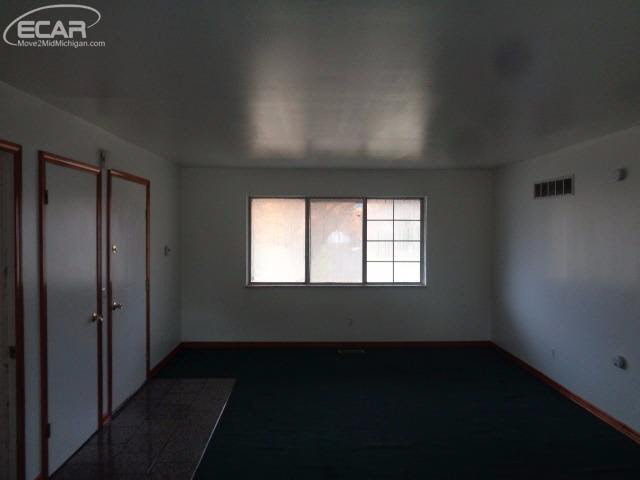 3505 Ridgecliffe Drive Flint, MI 48532 - Photo 9 of 12