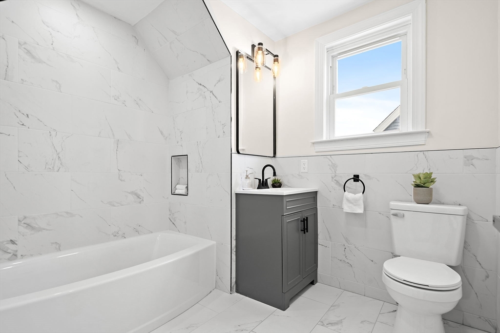 45 Como Road Boston, MA 02136 - Photo 9 of 16