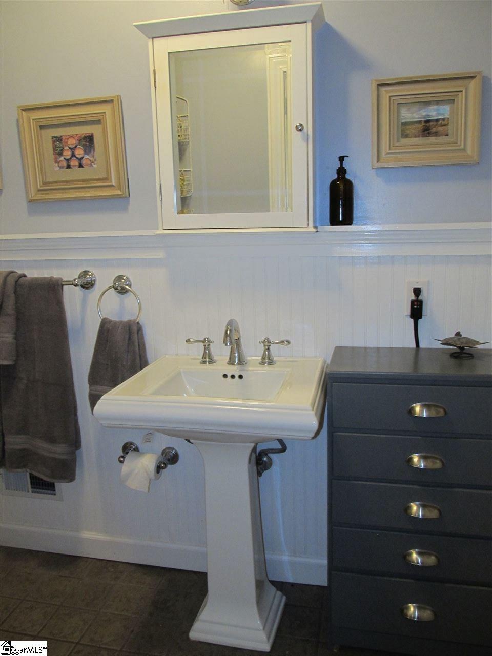 15 Alpine Way Greenville, SC 29609 - Photo 18 of 31 Gallery Image 18