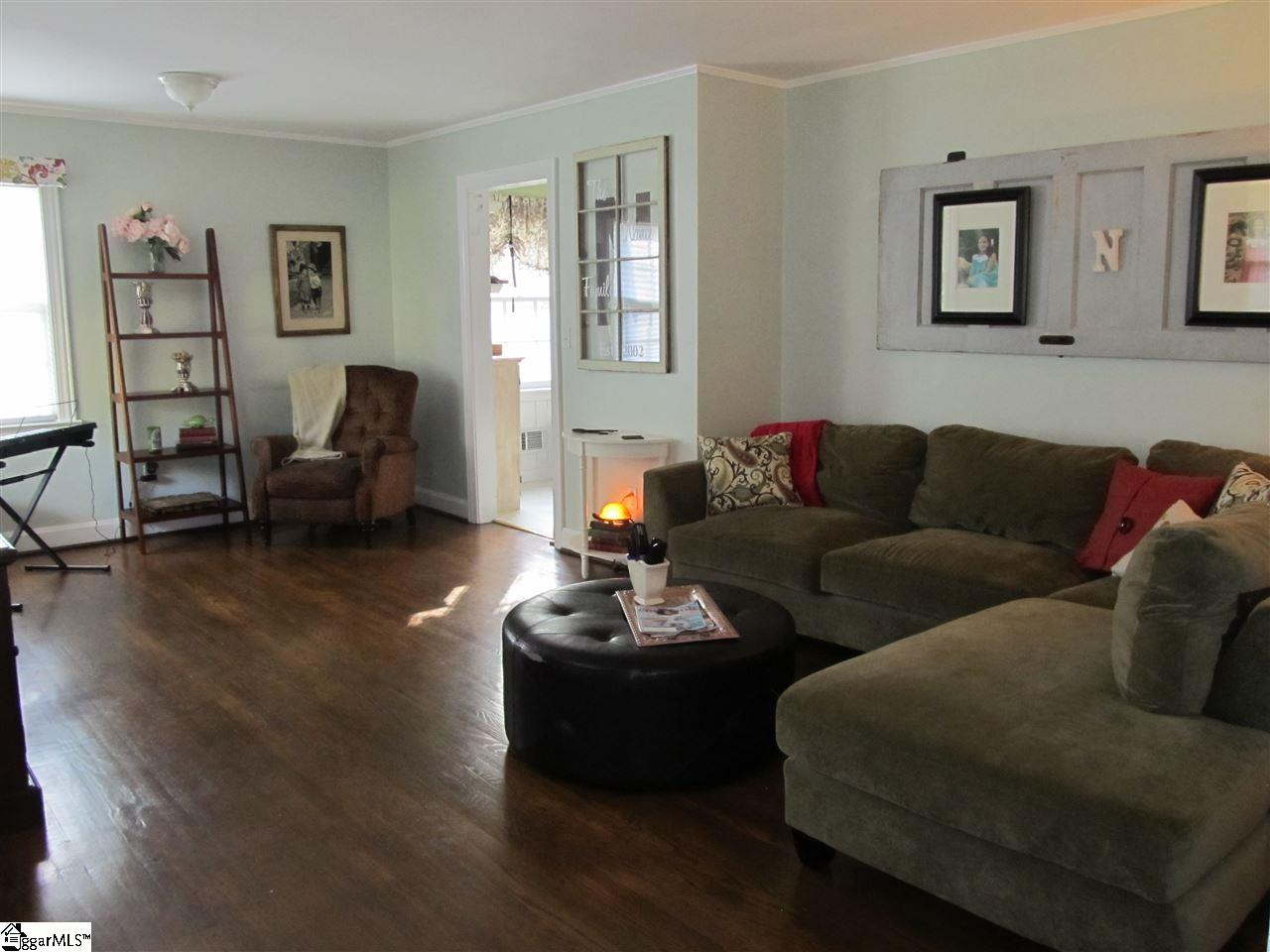 15 Alpine Way Greenville, SC 29609 - Photo 4 of 31 Gallery Image 4