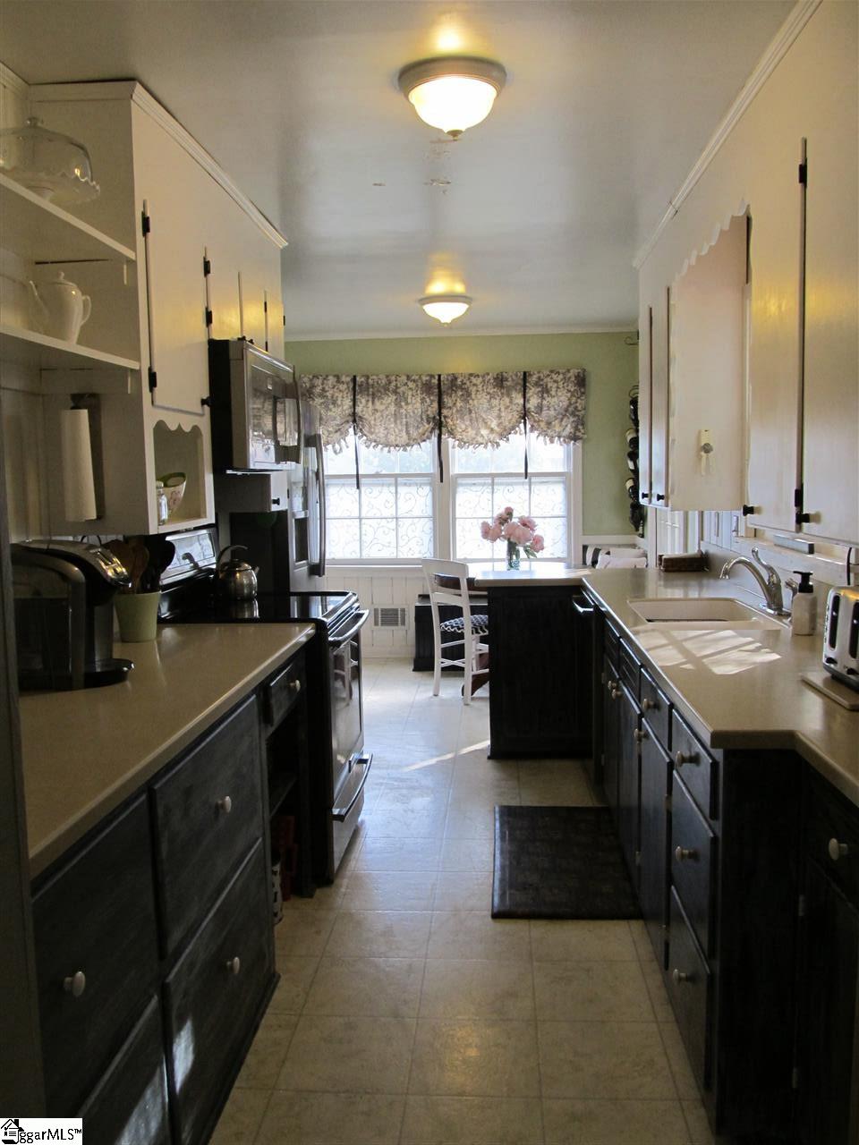 15 Alpine Way Greenville, SC 29609 - Photo 7 of 31 Gallery Image 7