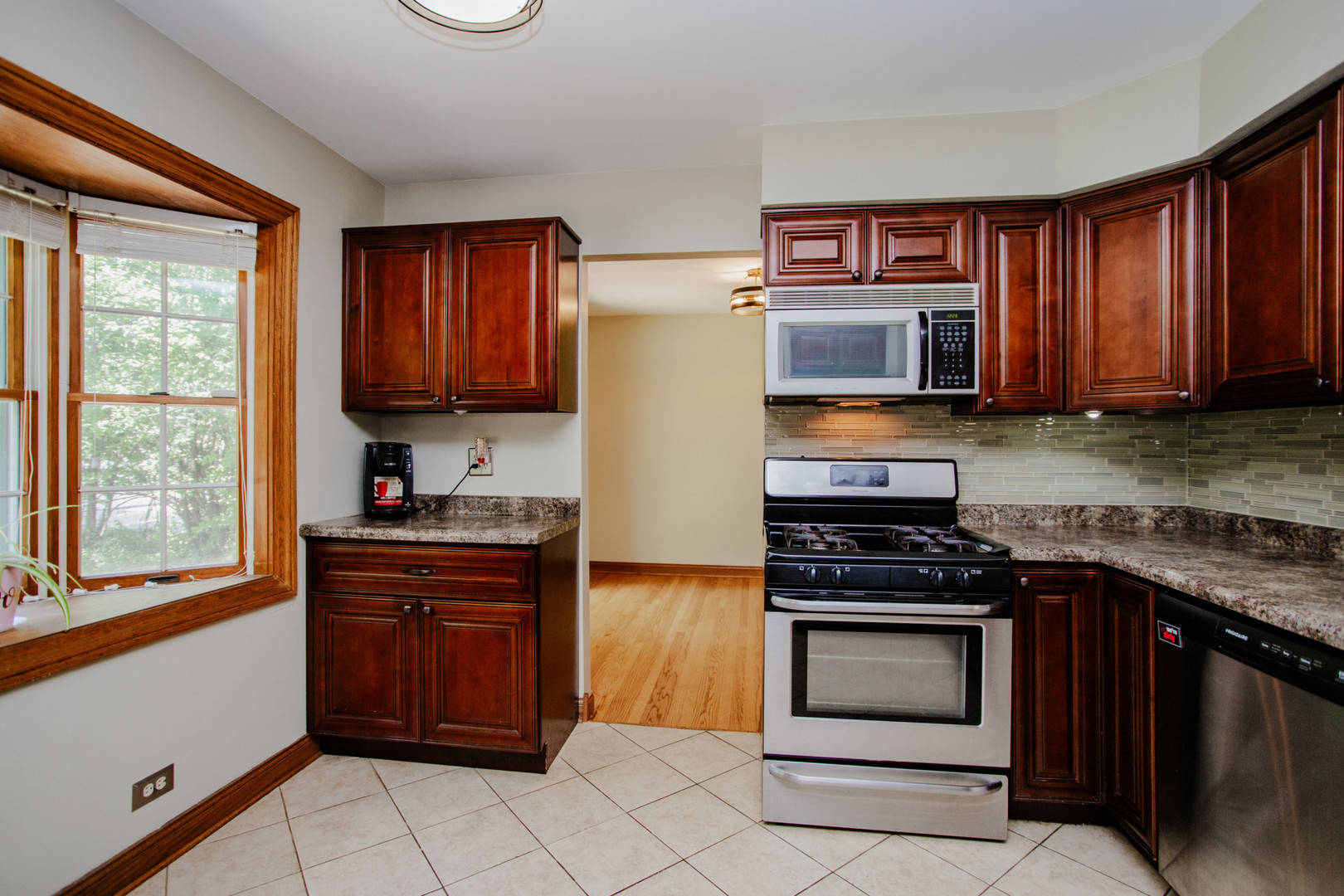 722 North Mavis Lane Addison, IL 60101 - Photo 9 of 26