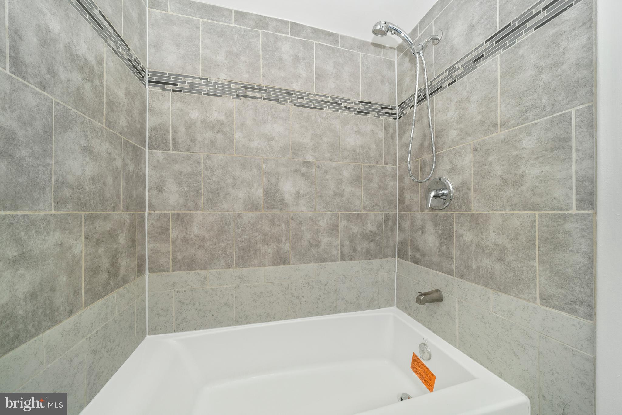 3754 Bel Pre Road, Unit 37541 Silver Spring, MD 20906 - Photo 31 of 40 Full Bathroom