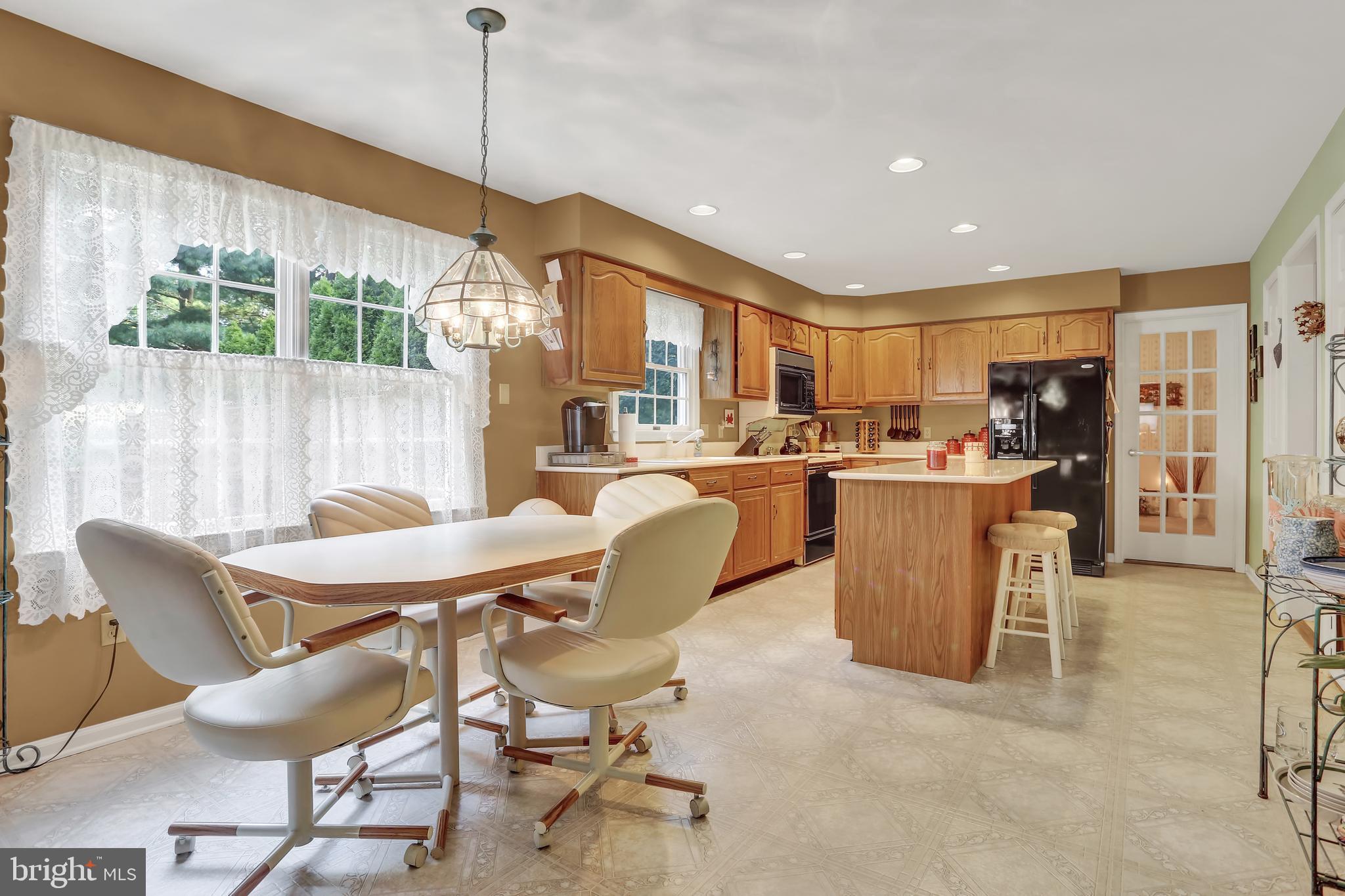 1812 Appletree Road Harrisburg, PA 17110 - Photo 6 of 26 Gallery Image 6