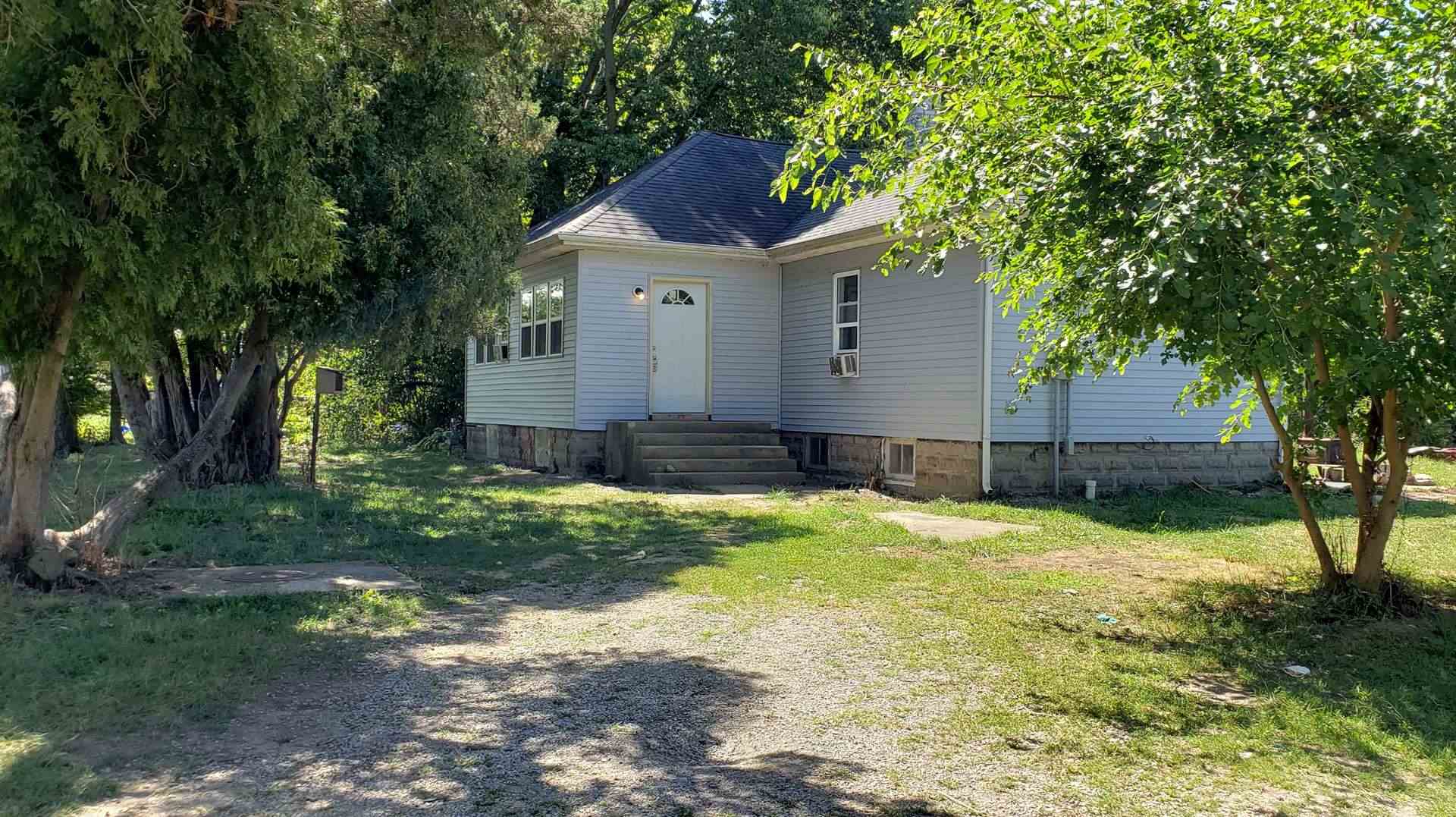 1270 North Warren Road Huntington, IN 46750 - Photo 2 of 20 Gallery Image 2