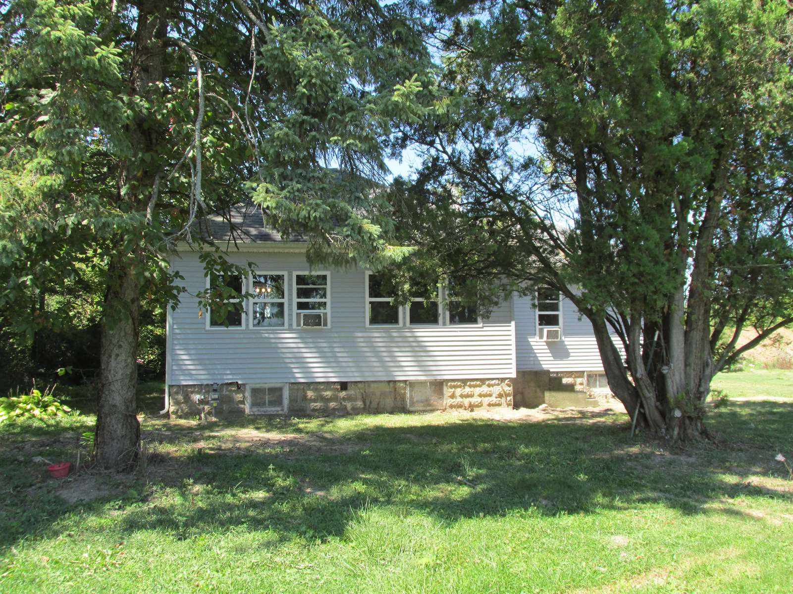 1270 North Warren Road Huntington, IN 46750 - Photo 3 of 20 Gallery Image 3