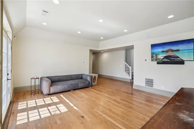 a view of a house with a yard and plants