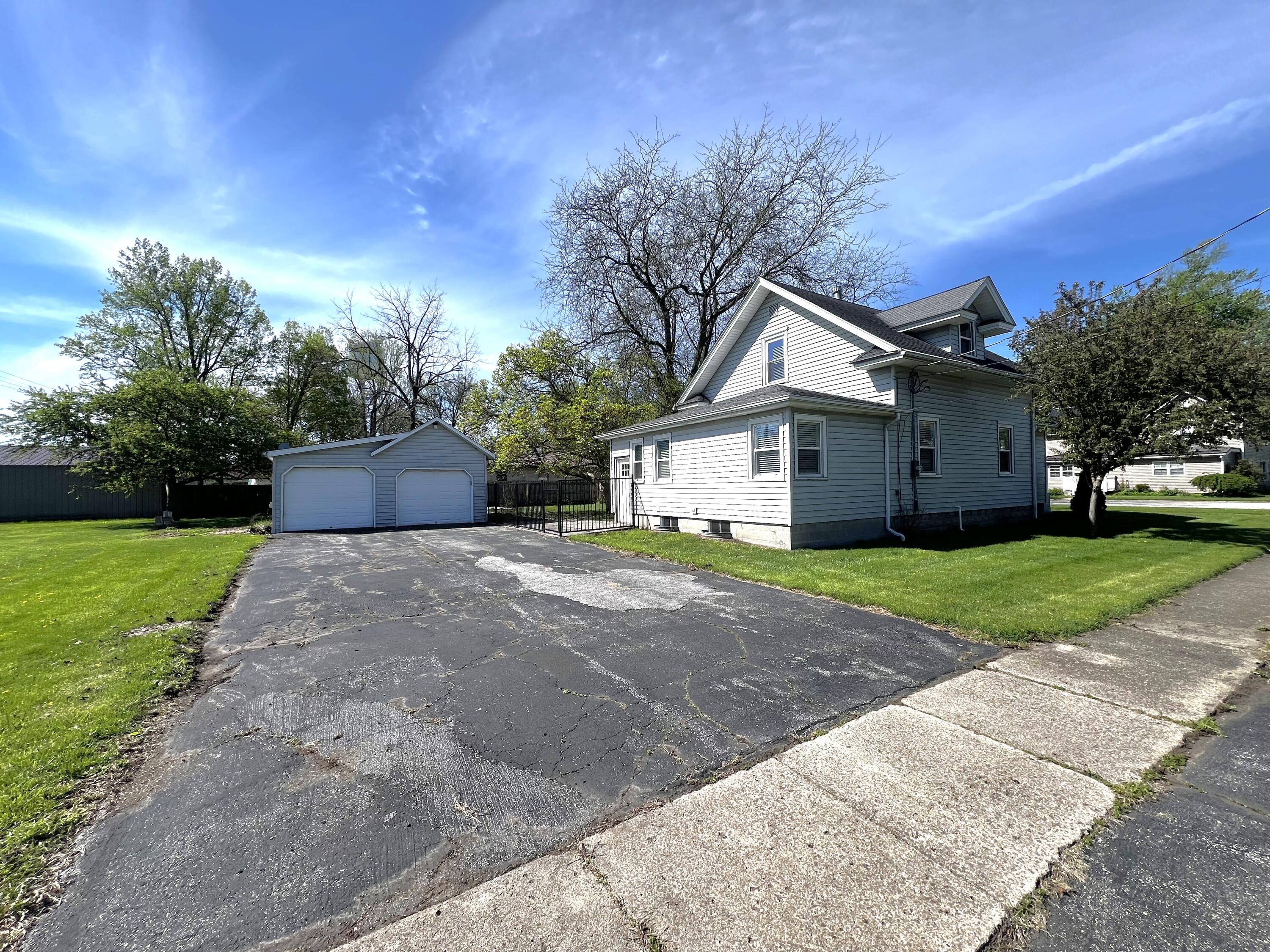135 North Rachel Street Rensselaer, IN 47978 - Photo 2 of 59 3000x2250