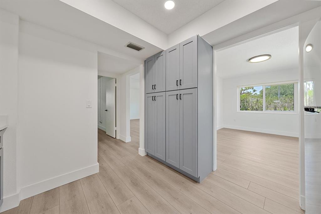 3818 Roxane Boulevard, Unit 157 Sarasota, FL 34235 - Photo 11 of 34