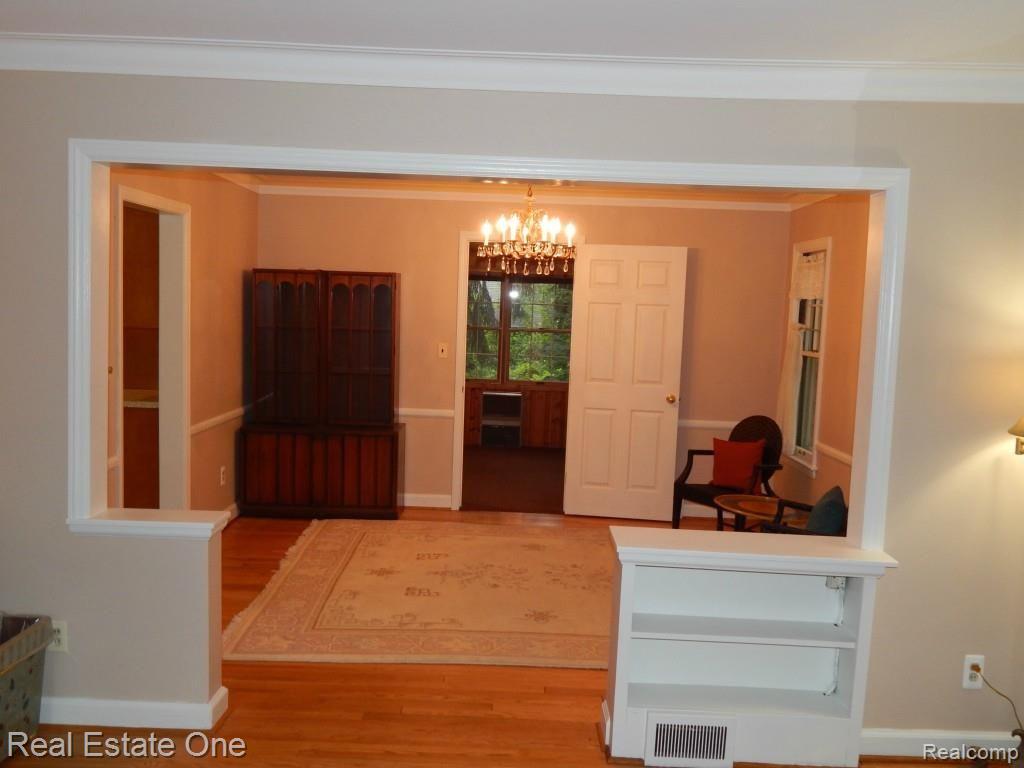 60 Amherst Road Pleasant Ridge, MI 48069 - Photo 11 of 44 Formal dining room