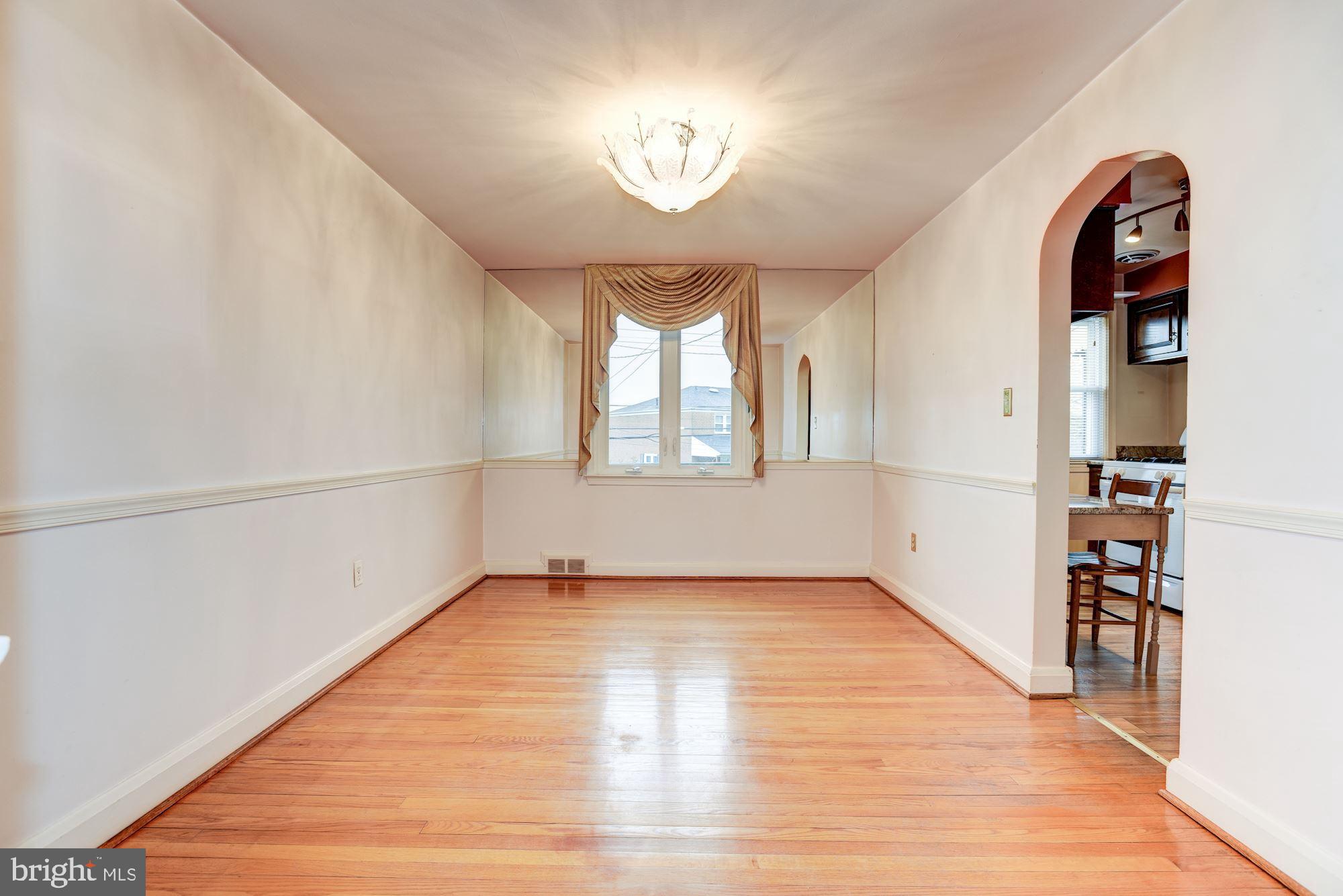 1041 Downton Road Baltimore, MD 21227 - Photo 12 of 40
