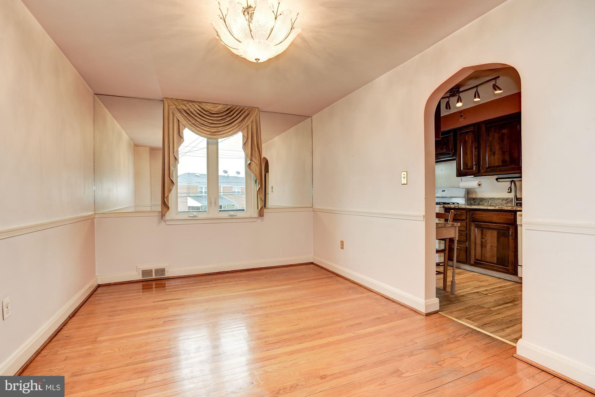 1041 Downton Road Baltimore, MD 21227 - Photo 13 of 40