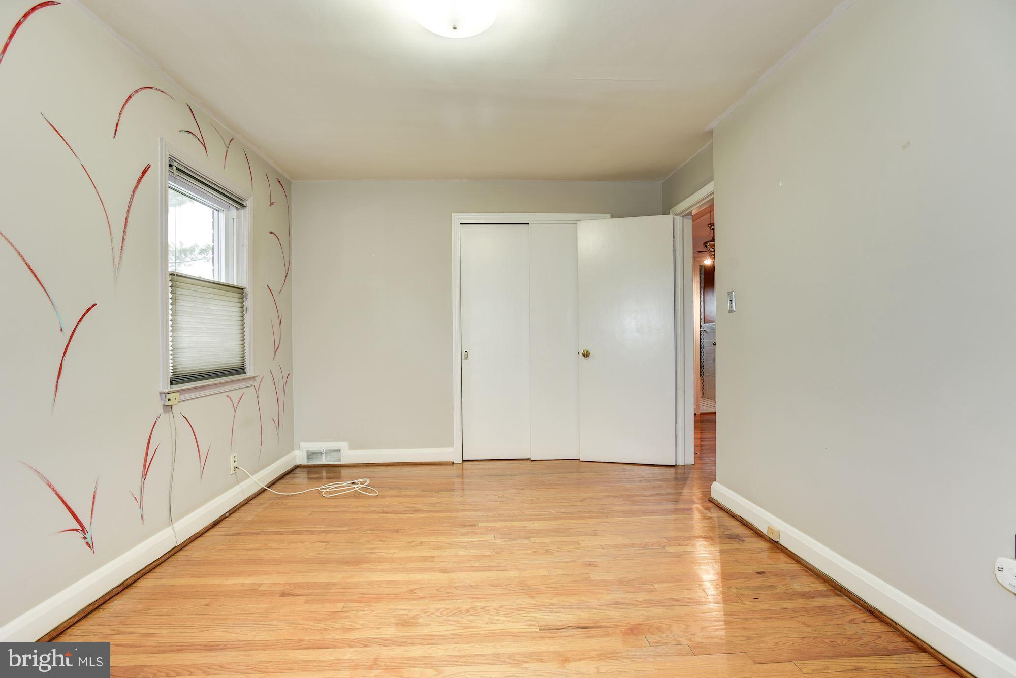 1041 Downton Road Baltimore, MD 21227 - Photo 20 of 40