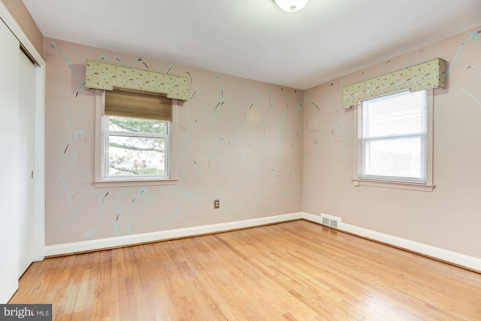 1041 Downton Road Baltimore, MD 21227 - Photo 23 of 40