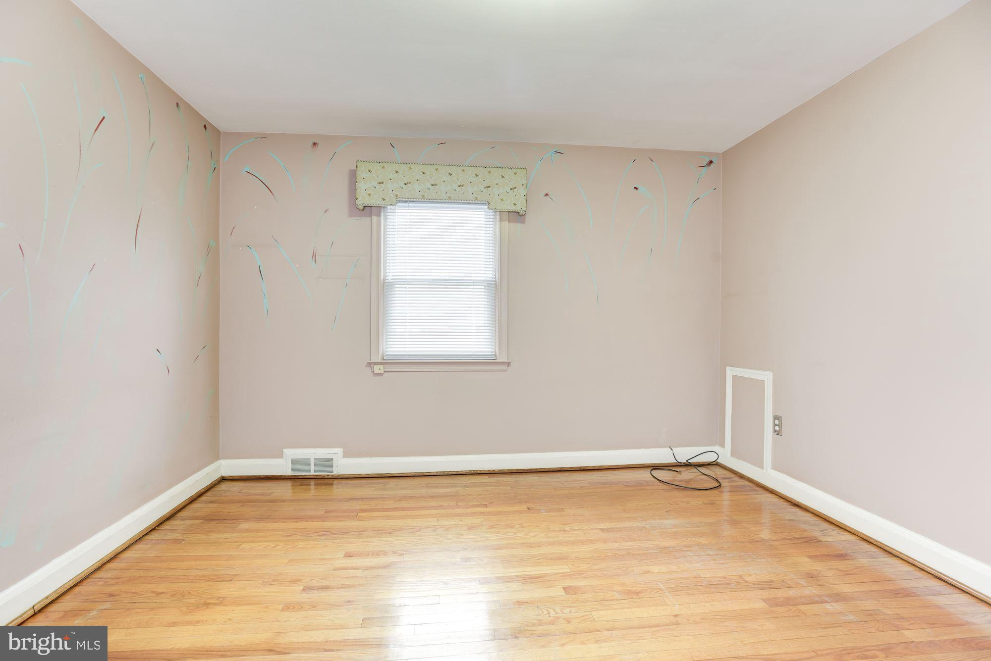 1041 Downton Road Baltimore, MD 21227 - Photo 24 of 40