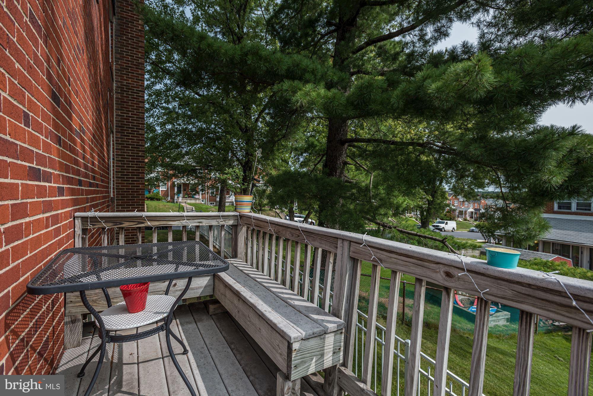 1041 Downton Road Baltimore, MD 21227 - Photo 33 of 40