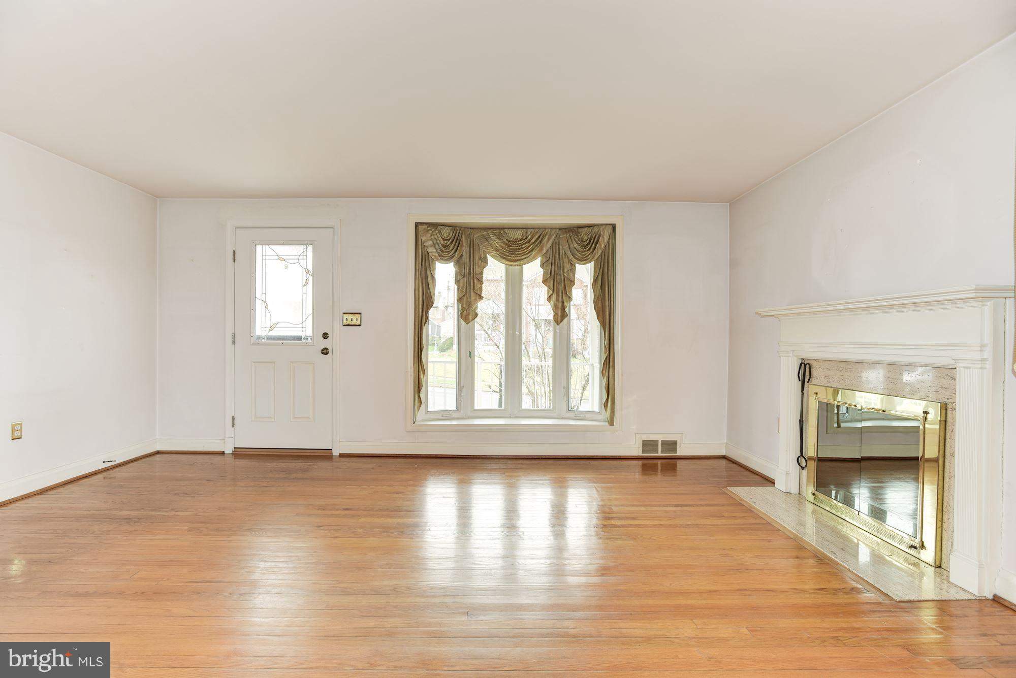 1041 Downton Road Baltimore, MD 21227 - Photo 8 of 40