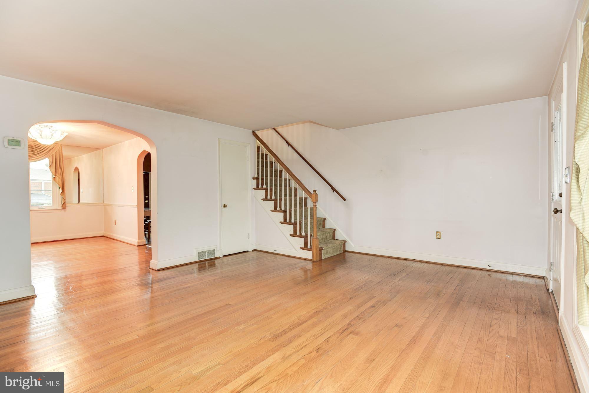 1041 Downton Road Baltimore, MD 21227 - Photo 9 of 40