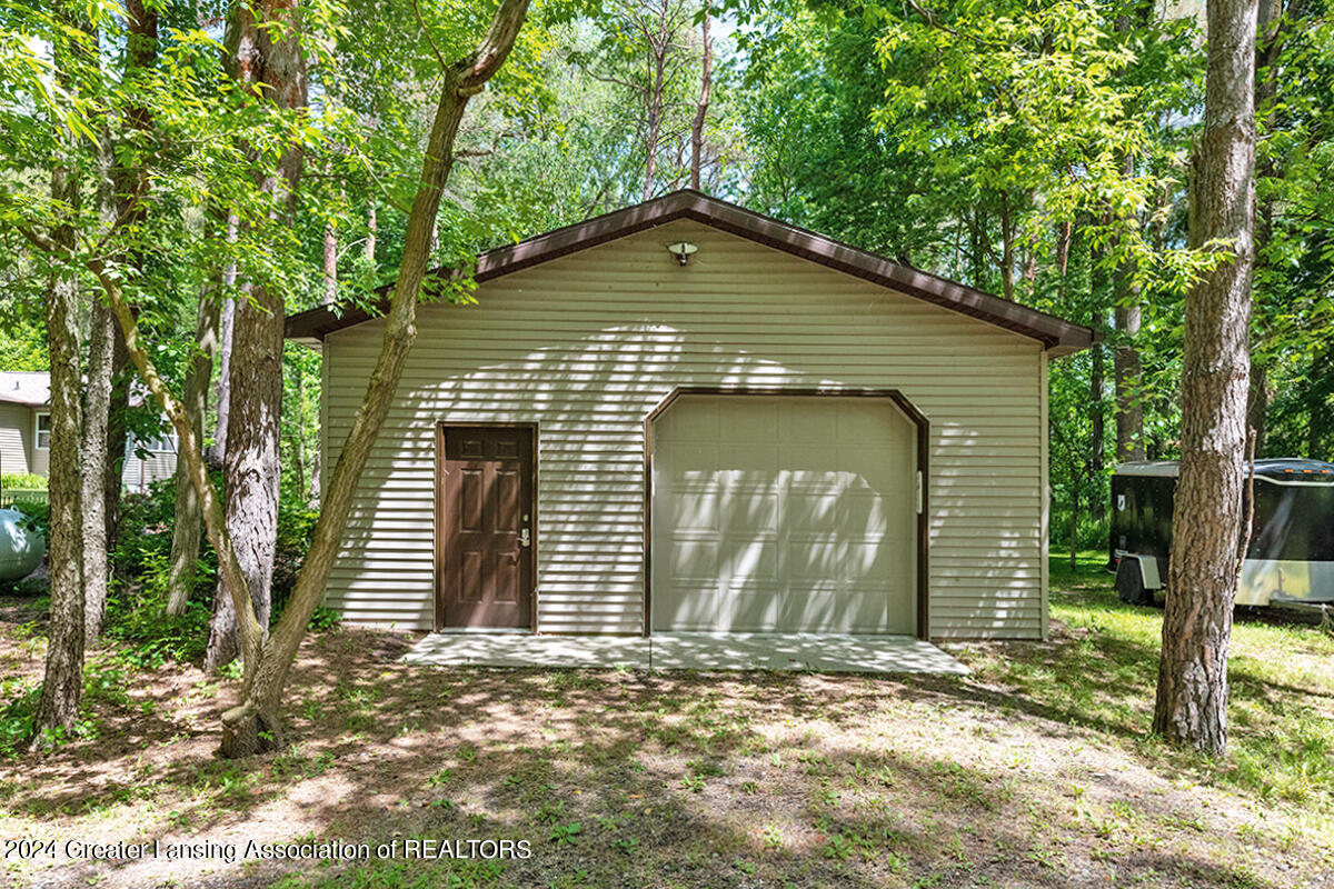 12400 Upton Road Bath, MI 48808 - Photo 23 of 28 23