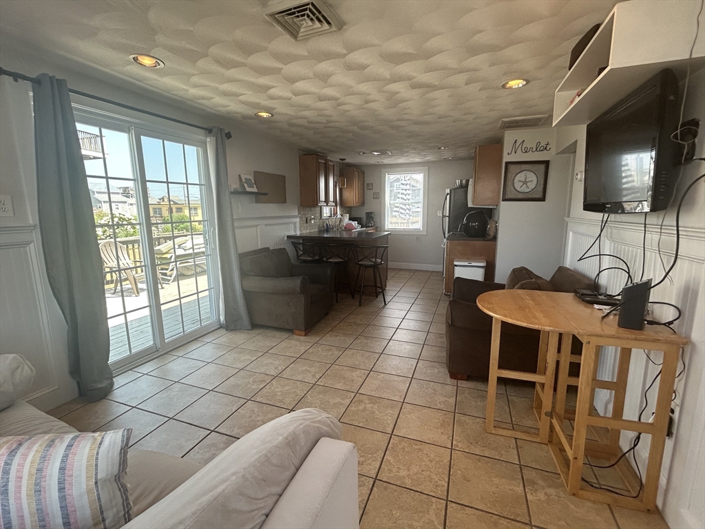 5 Arbeth Road Narragansett, RI 02879 - Photo 6 of 13 Gallery Image 6