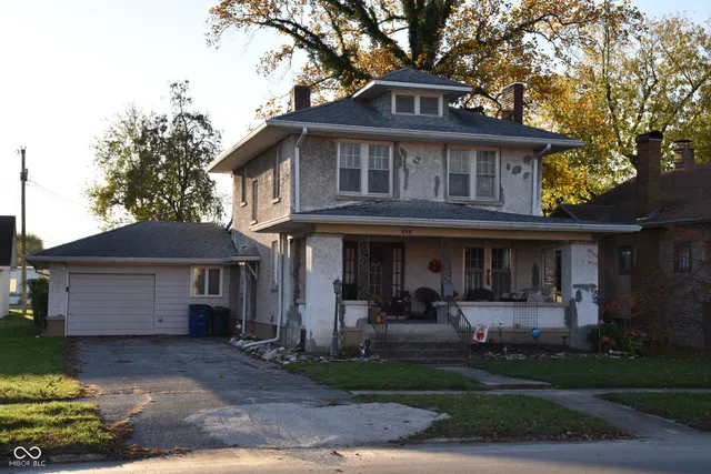 $289,000 | 215 South 8th Street, Mitchell, IN 47446