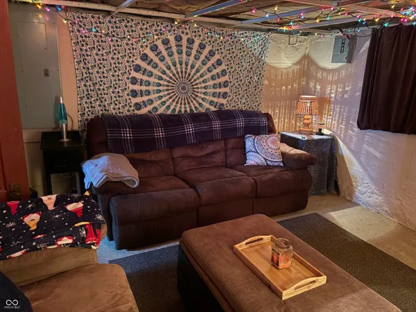 $275,000 | 215 South 8th Street, Mitchell, IN 47446