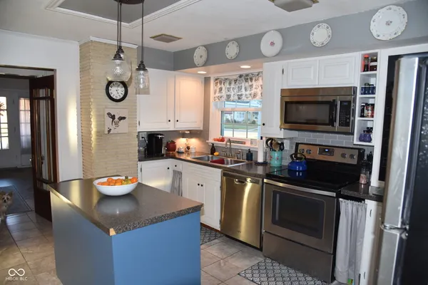 $275,000 | 215 South 8th Street, Mitchell, IN 47446