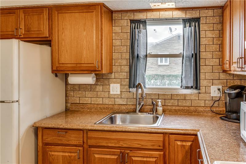 3401 McRoberts Road Pittsburgh, PA 15234 - Photo 11 of 21 Gallery Image 11